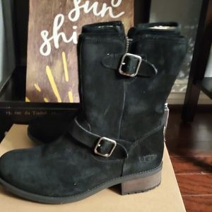 Never WORN No Tag UGG Black Chaney boots